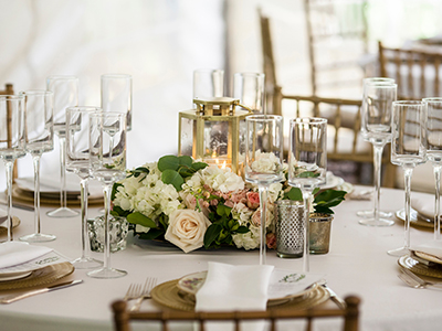 Rent gold Chiavari wedding chairs near me.